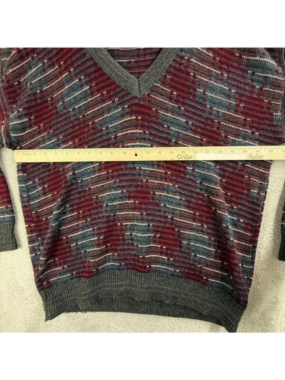 Vintage Jantzen Sweater Mens Medium Red Geometric V Neck Acrylic Knit Pullover